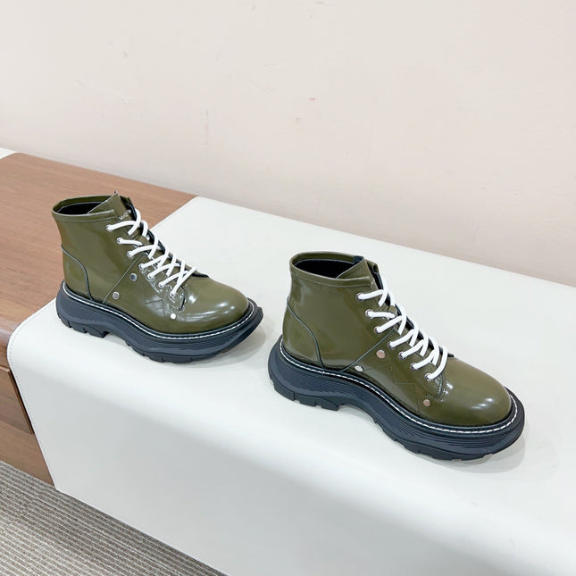 MCQUEEN LEATHER ANKLE BOOT IN OLIVE GREEN LAMBSKIN