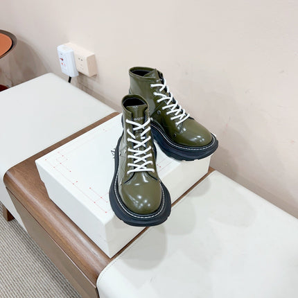 MCQUEEN LEATHER ANKLE BOOT IN OLIVE GREEN LAMBSKIN