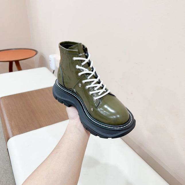 MCQUEEN LEATHER ANKLE BOOT IN OLIVE GREEN LAMBSKIN
