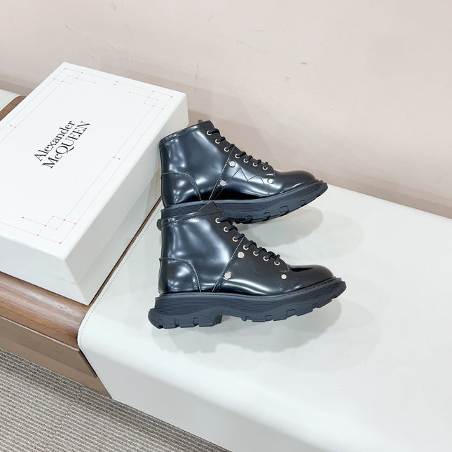 MCQUEEN LEATHER ANKLE BOOT IN BLACK LAMBSKIN