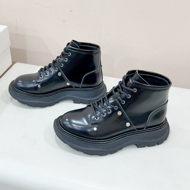 MCQUEEN LEATHER ANKLE BOOT IN BLACK LAMBSKIN