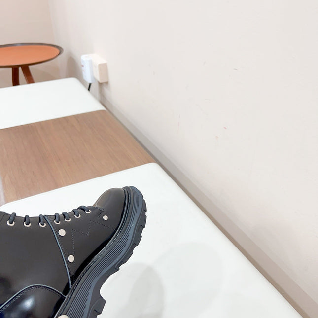 MCQUEEN LEATHER ANKLE BOOT IN BLACK LAMBSKIN