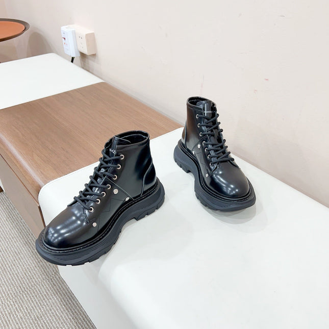 MCQUEEN LEATHER ANKLE BOOT IN BLACK LAMBSKIN