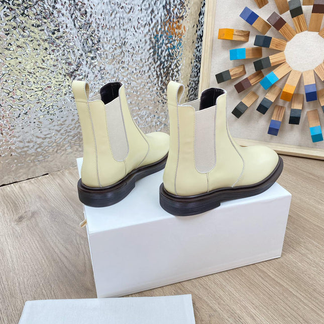 ANKLE BOOTS IN WHITE PATENT CALFSKIN