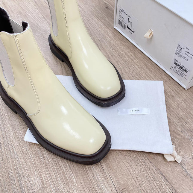ANKLE BOOTS IN WHITE PATENT CALFSKIN