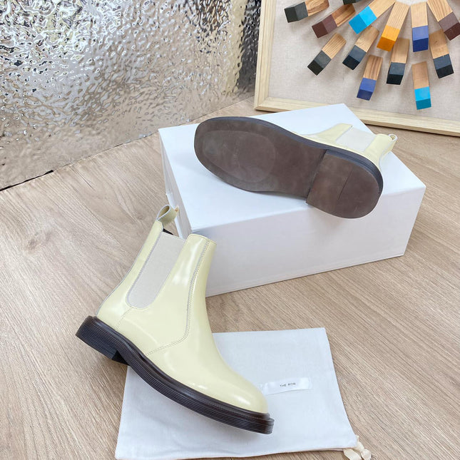 ANKLE BOOTS IN WHITE PATENT CALFSKIN