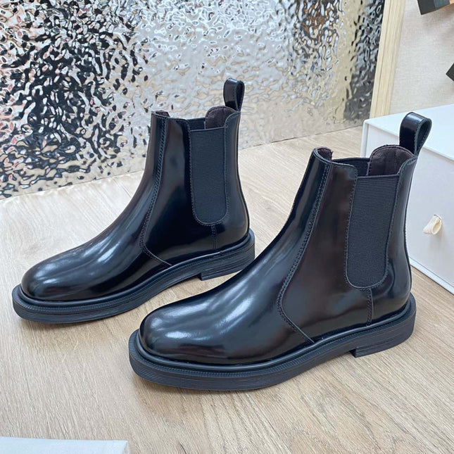 ANKLE BOOTS IN BLACK PATENT CALFSKIN