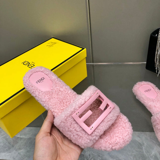 FENDI BAGUETTE SLIDE SLIPPERS IN LIGHT PINK WOOL