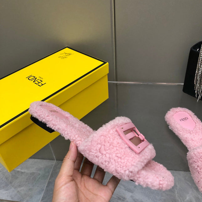 FENDI BAGUETTE SLIDE SLIPPERS IN LIGHT PINK WOOL