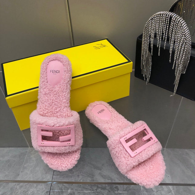 FENDI BAGUETTE SLIDE SLIPPERS IN LIGHT PINK WOOL