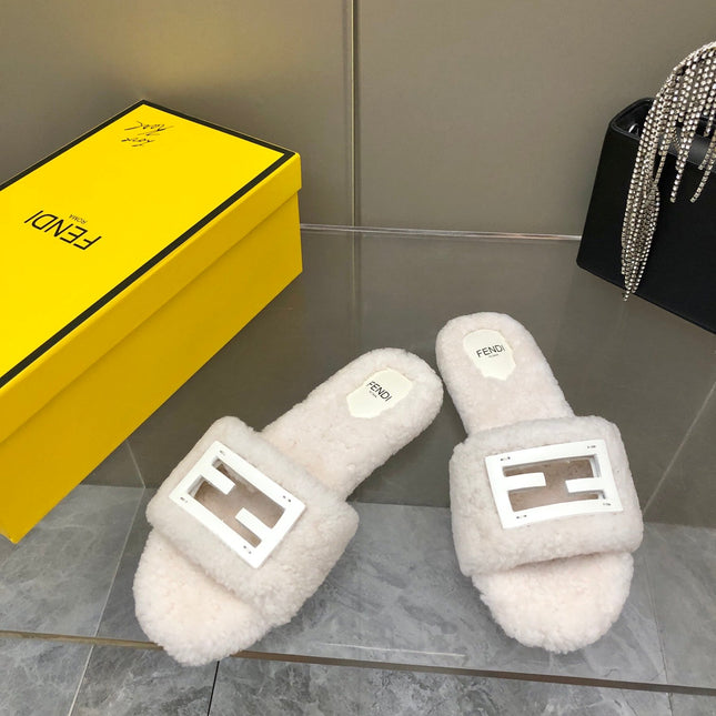 FENDI BAGUETTE SLIDE SLIPPERS IN WHITE WOOL