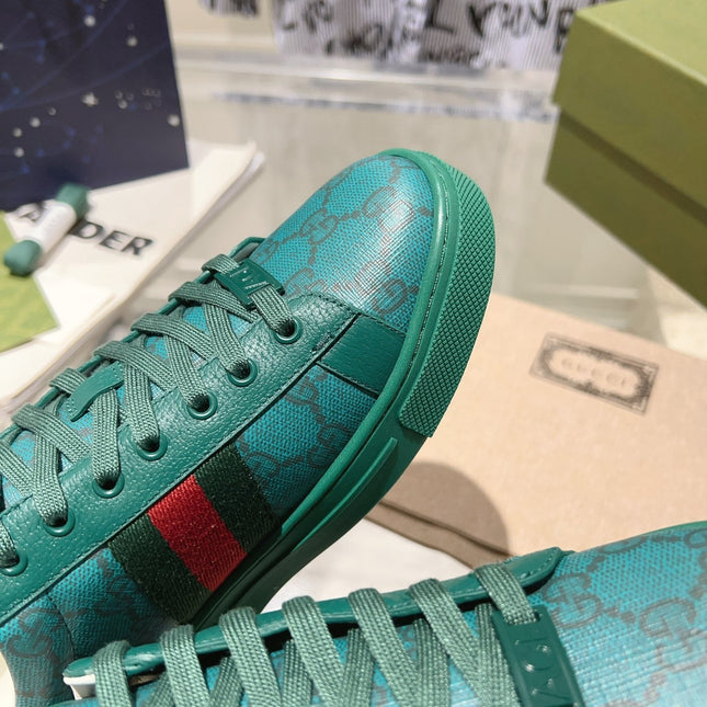 GG ACE GG SUPREME TRAINER OCEAN CALFSKIN
