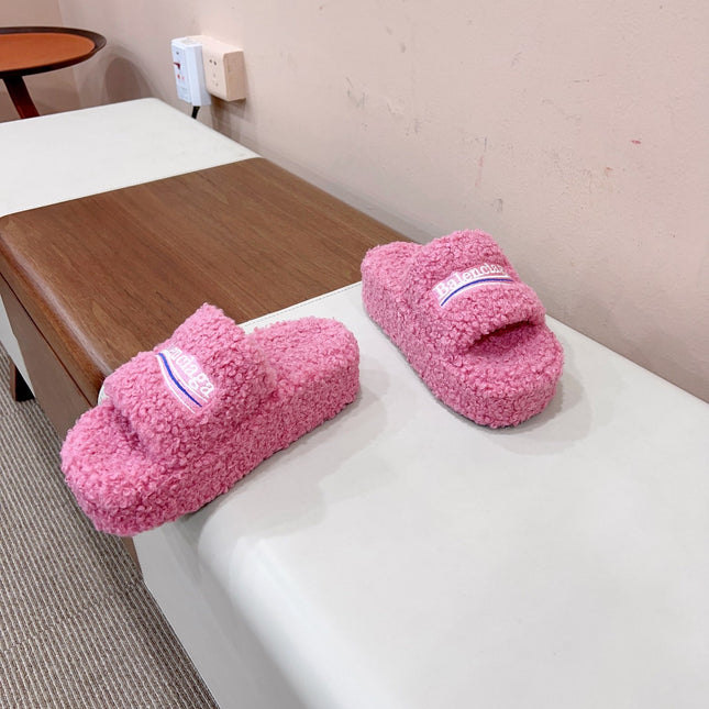 THICK-SOLED SLIPPERS IN PINK WOOL