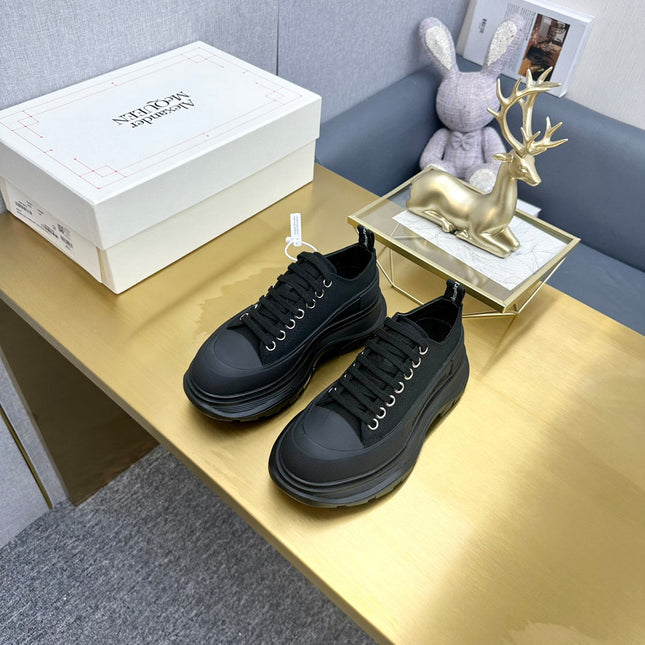 TREAD SLICK LACE UP SNEAKERS IN BLACK CANVAS