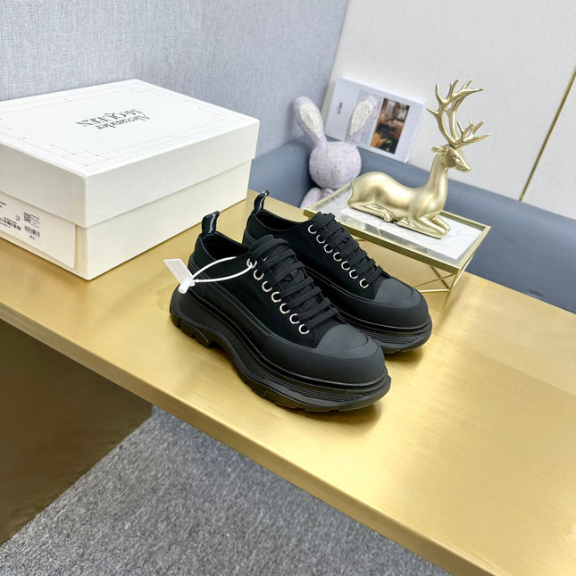 TREAD SLICK LACE UP SNEAKERS IN BLACK CANVAS