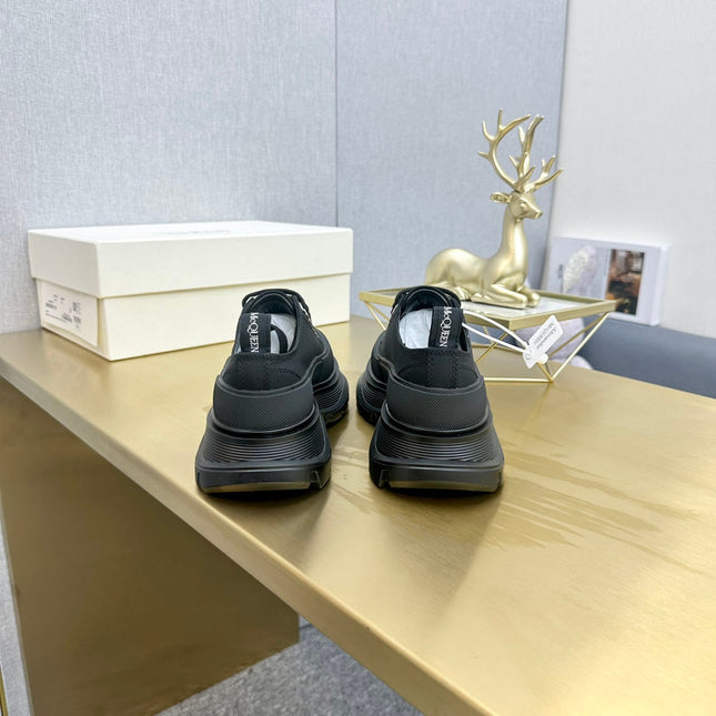 TREAD SLICK LACE UP SNEAKERS IN BLACK CANVAS