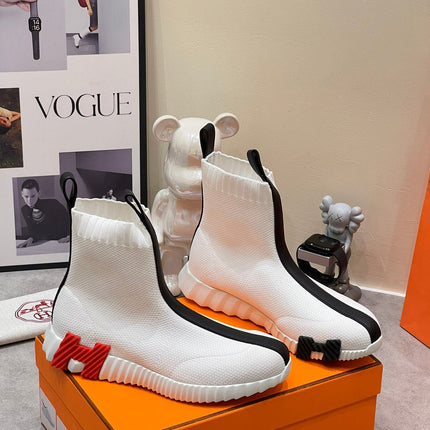 H FUN CLASSIC SNEAKER STYLISH WHITE AND BLACK LINE FABRIC