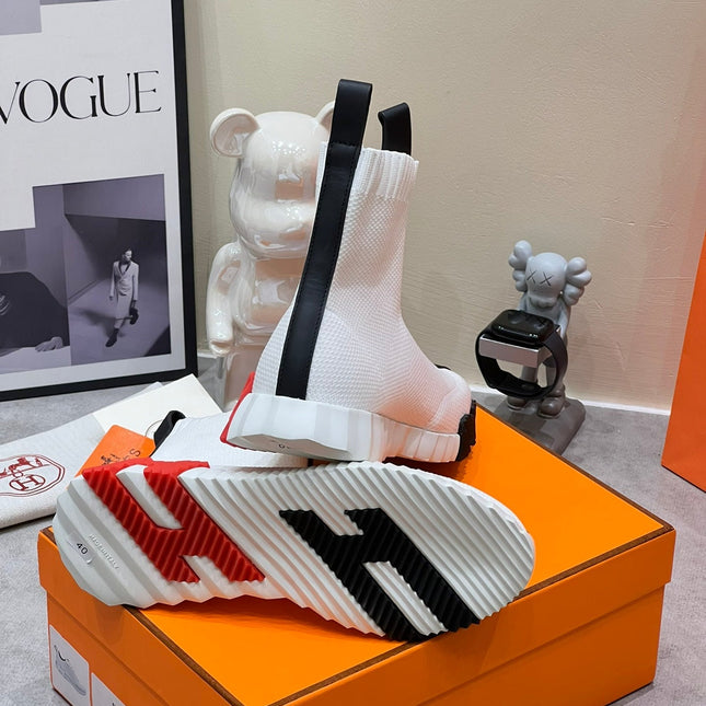 H FUN CLASSIC SNEAKER STYLISH WHITE AND BLACK LINE FABRIC