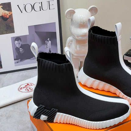 H FUN CLASSIC SNEAKER STYLISH BLACK AND WHITE LINE FABRIC