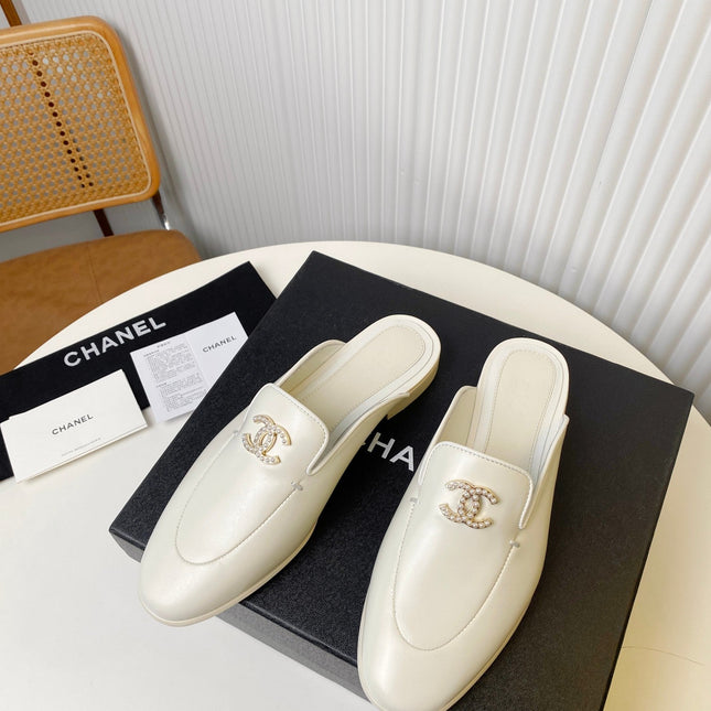 FLAT MULE IN WHITE LAMBSKIN 983819