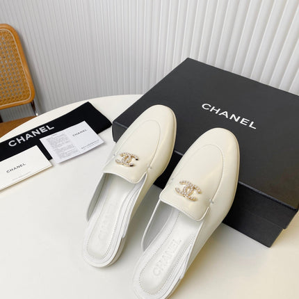 FLAT MULE IN WHITE LAMBSKIN 983819