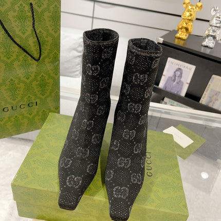 ANKLE BOOTS IN BLACK KNITTED FABRIC