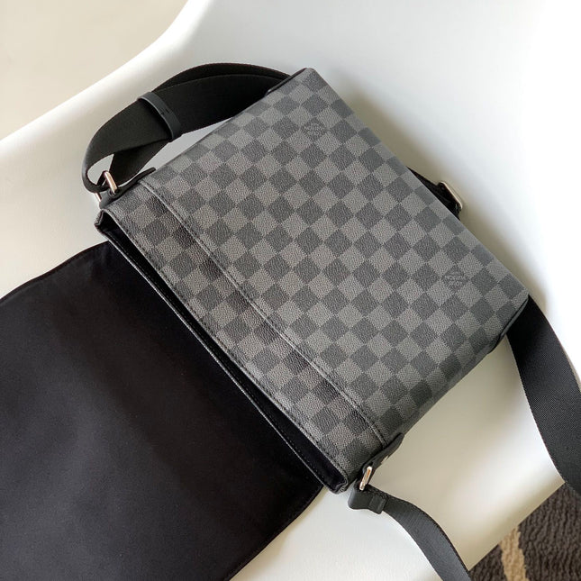 LV 25S SMALL DISTRICT CROSSBODY BAG 25 IN BLACK DAMIER GRAPHITE CANVAS AND CALFSKIN