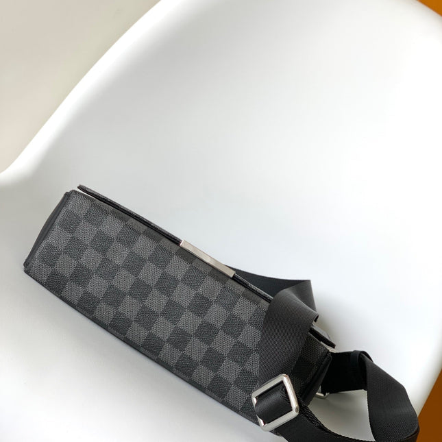 LV 25S SMALL DISTRICT CROSSBODY BAG 25 IN BLACK DAMIER GRAPHITE CANVAS AND CALFSKIN