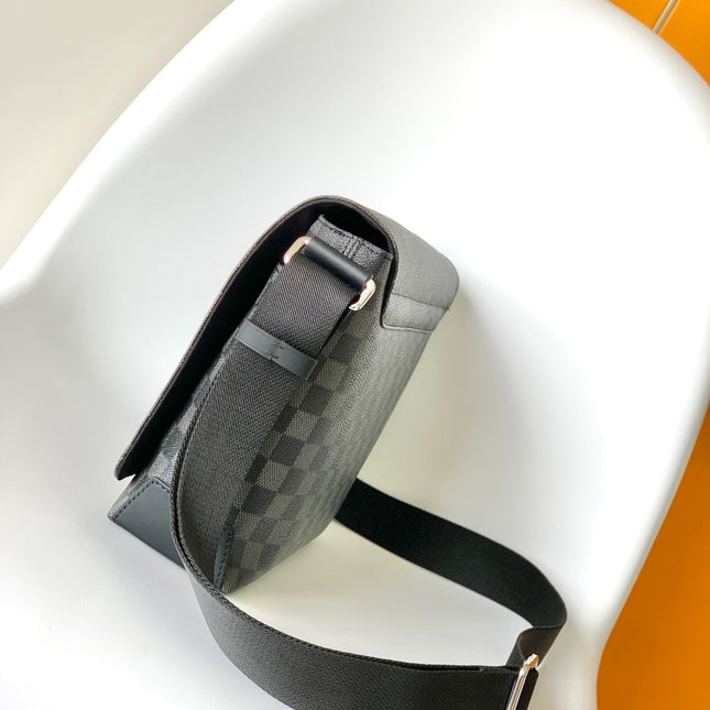 LV 25S SMALL DISTRICT CROSSBODY BAG 25 IN BLACK DAMIER GRAPHITE CANVAS AND CALFSKIN