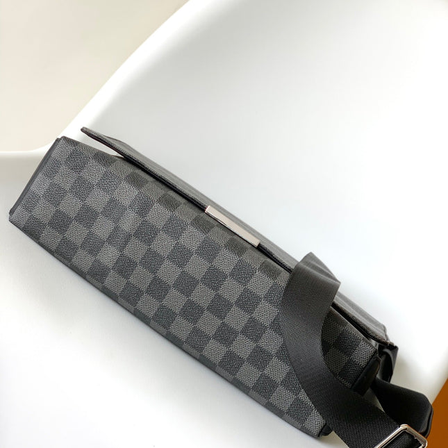 LV 25S SMALL DISTRICT CROSSBODY BAG 31 IN BLACK DAMIER GRAPHITE CANVAS AND CALFSKIN