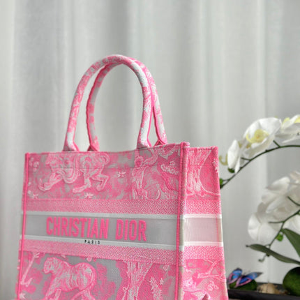 MEDIUM BOOK TOTE 37 CANDY PINK MACROCANNAGE EMBROIDERY