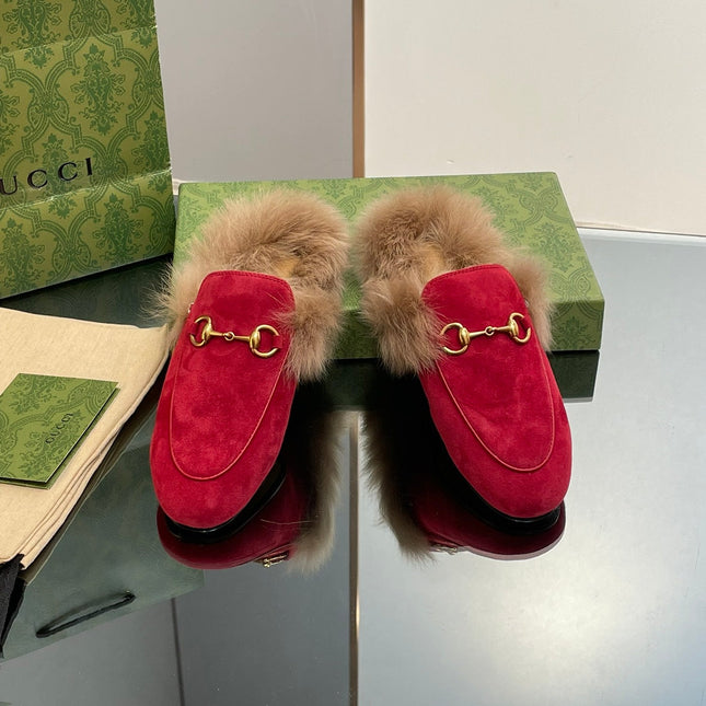 HORSEBIT MULE IN CRIMSON RED SUEDE AND LAMB WOOL LINING