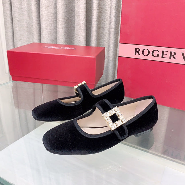 TRÈS VIVIER MARY JANE IN BLACK VELVET CRYSTAL BUCKLE