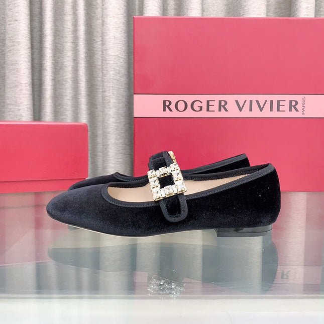 TRÈS VIVIER MARY JANE IN BLACK VELVET CRYSTAL BUCKLE