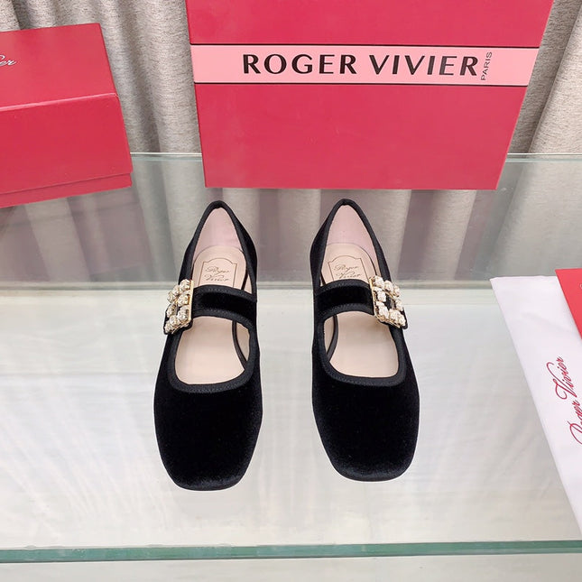 TRÈS VIVIER MARY JANE IN BLACK VELVET CRYSTAL BUCKLE