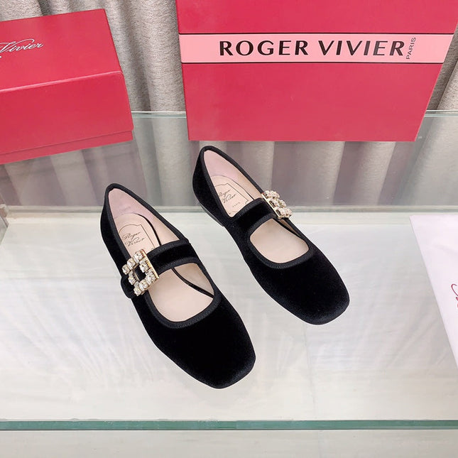 TRÈS VIVIER MARY JANE IN BLACK VELVET CRYSTAL BUCKLE