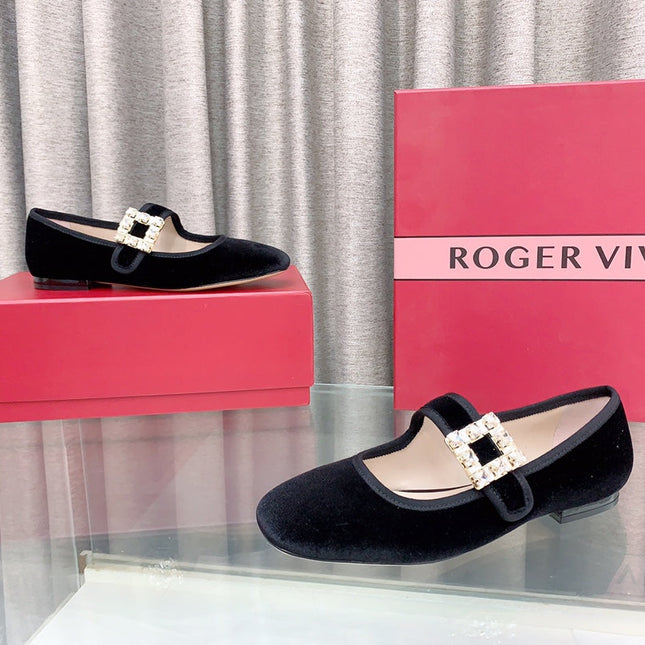 TRÈS VIVIER MARY JANE IN BLACK VELVET CRYSTAL BUCKLE