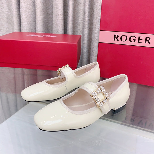 TRÈS VIVIER MARY JANE OFF WHITE PATENT CALFSKIN CRYSTAL BUCKLE
