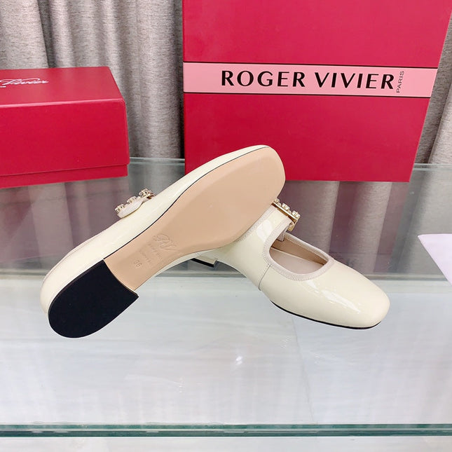 TRÈS VIVIER MARY JANE OFF WHITE PATENT CALFSKIN CRYSTAL BUCKLE