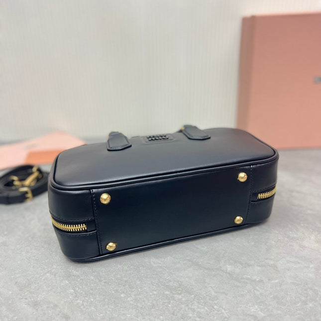 ARCADIE BAG 27 IN BLACK SHINY CALFSKIN