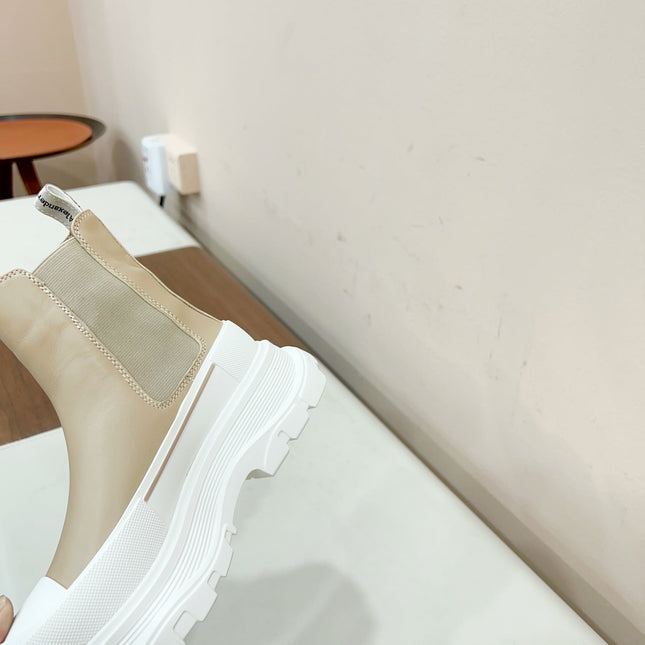 MC.QUEEN TREAD SLICK BOOT IN ECRU BEIGE MIX WHITE CALFSKIN