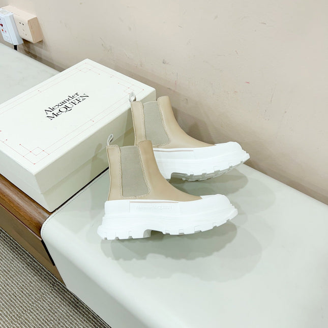 MC.QUEEN TREAD SLICK BOOT IN ECRU BEIGE MIX WHITE CALFSKIN