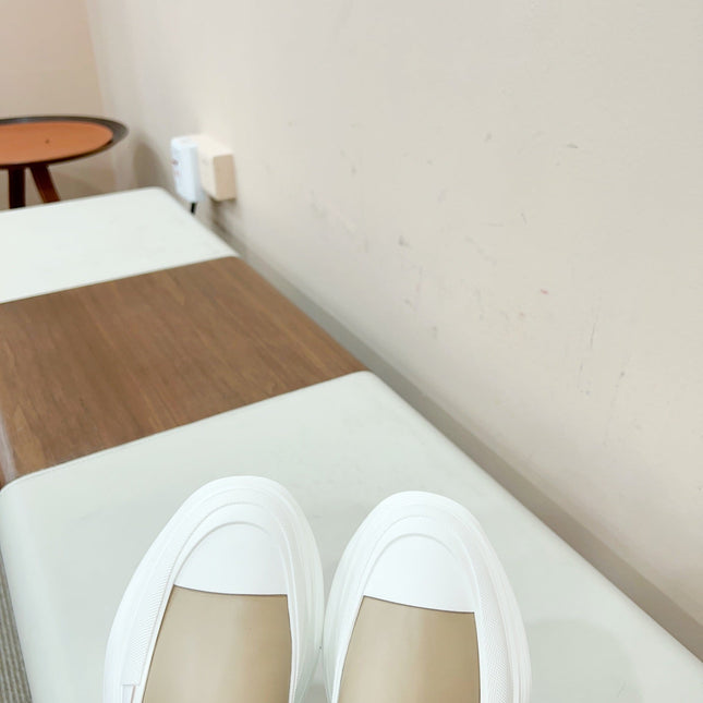 MC.QUEEN TREAD SLICK BOOT IN ECRU BEIGE MIX WHITE CALFSKIN