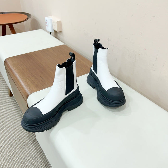 MC.QUEEN TREAD SLICK BOOT IN WHITE MIX BLACK CALFSKIN