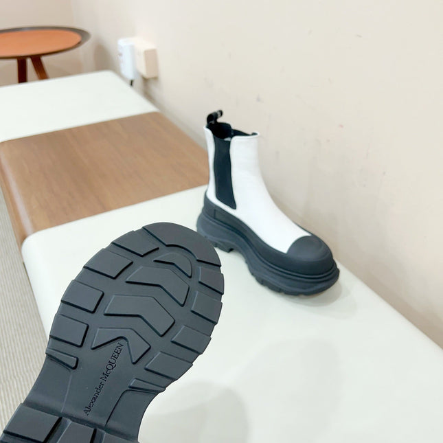 MC.QUEEN TREAD SLICK BOOT IN WHITE MIX BLACK CALFSKIN