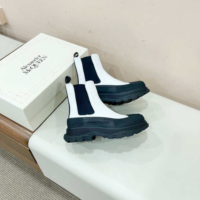 MC.QUEEN TREAD SLICK BOOT IN WHITE MIX BLACK CALFSKIN