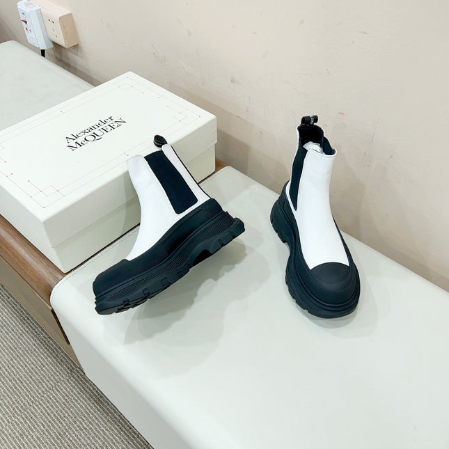 MC.QUEEN TREAD SLICK BOOT IN WHITE MIX BLACK CALFSKIN