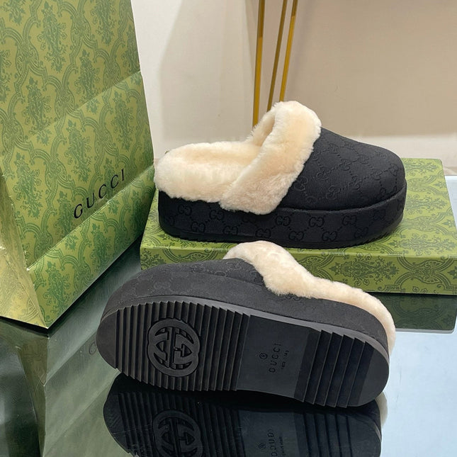 GG MOLLY MULE IN BLACK MONOGRAM JACQUARD FABRIC AND SHEARLING LINING