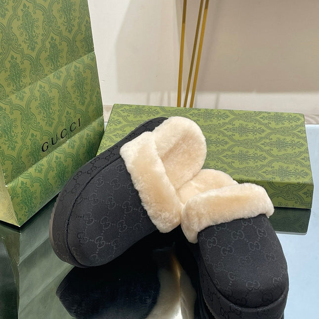 GG MOLLY MULE IN BLACK MONOGRAM JACQUARD FABRIC AND SHEARLING LINING