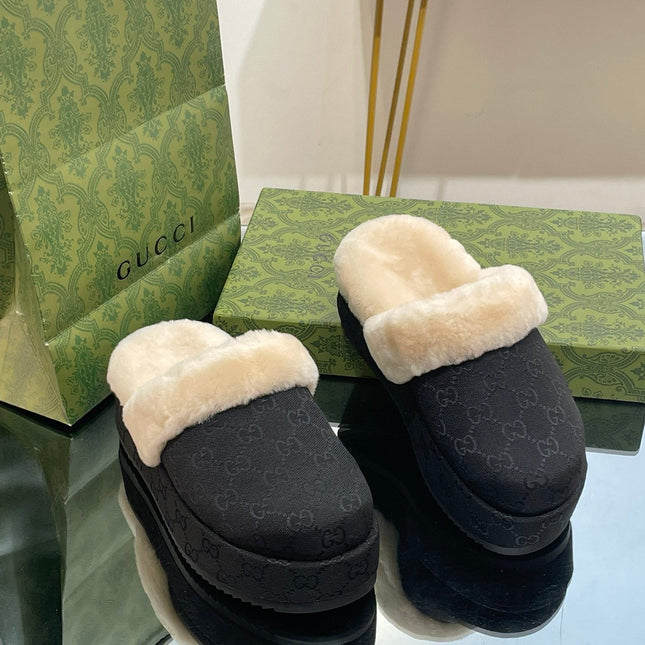 GG MOLLY MULE IN BLACK MONOGRAM JACQUARD FABRIC AND SHEARLING LINING
